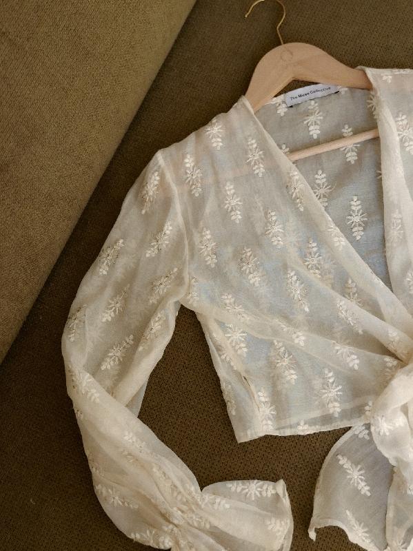 Robes de mariée The Muse Collective : Modele Boléro Tea