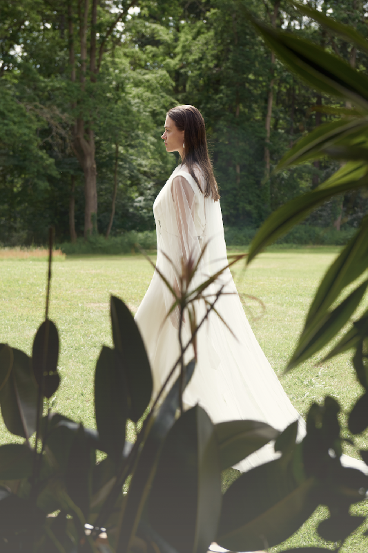 Robes de mariée Laure de Sagazan  : Modele Cape Eleno