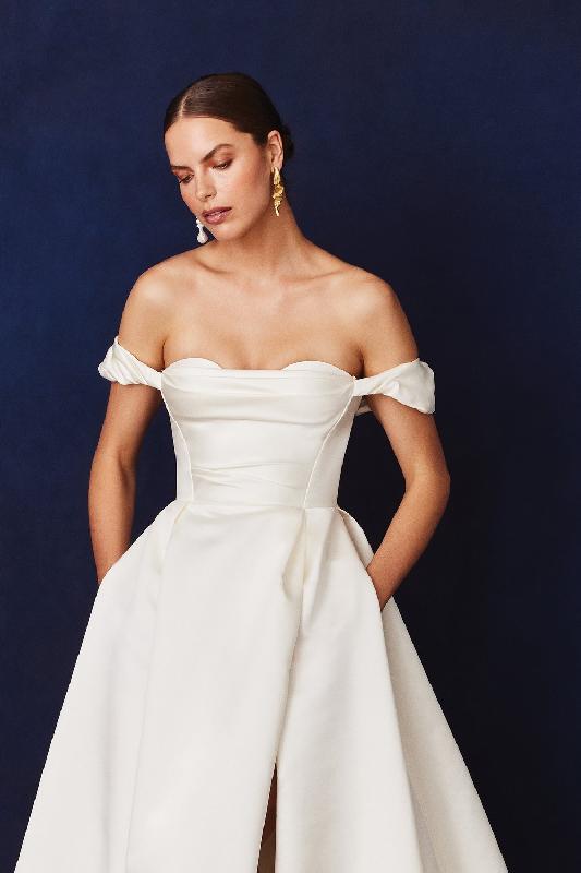 Robes de mariée Savannah Miller : Modele Danielle