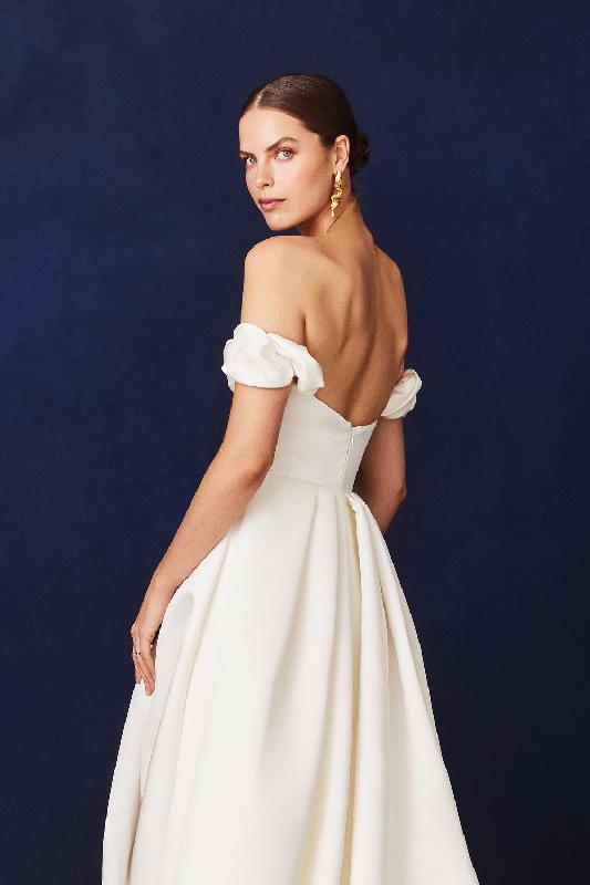 Robes de mariée Savannah Miller : Modele Danielle