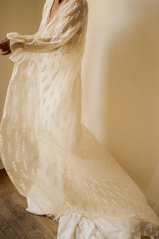 Robes de mariée The Muse Collective : Modele CAPE LONGUE