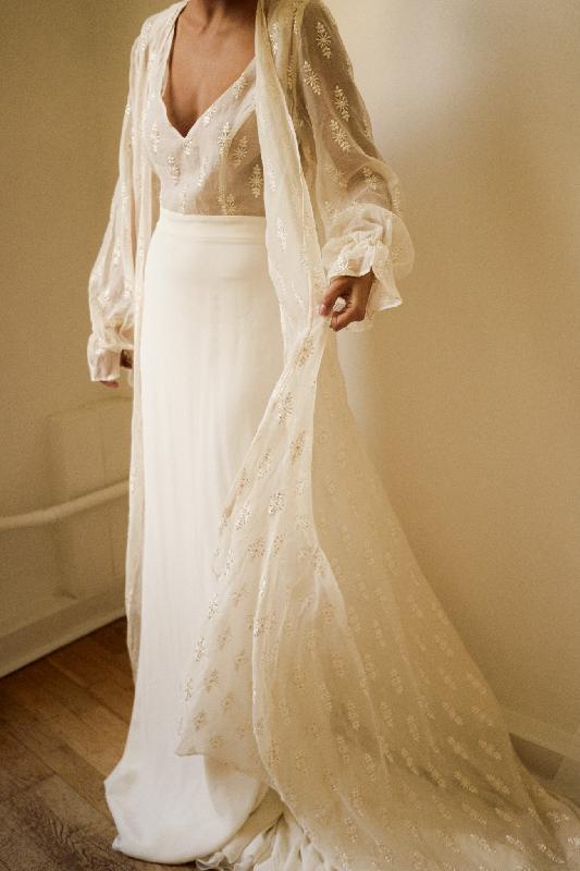 Robes de mariée The Muse Collective : Modele CAPE LONGUE