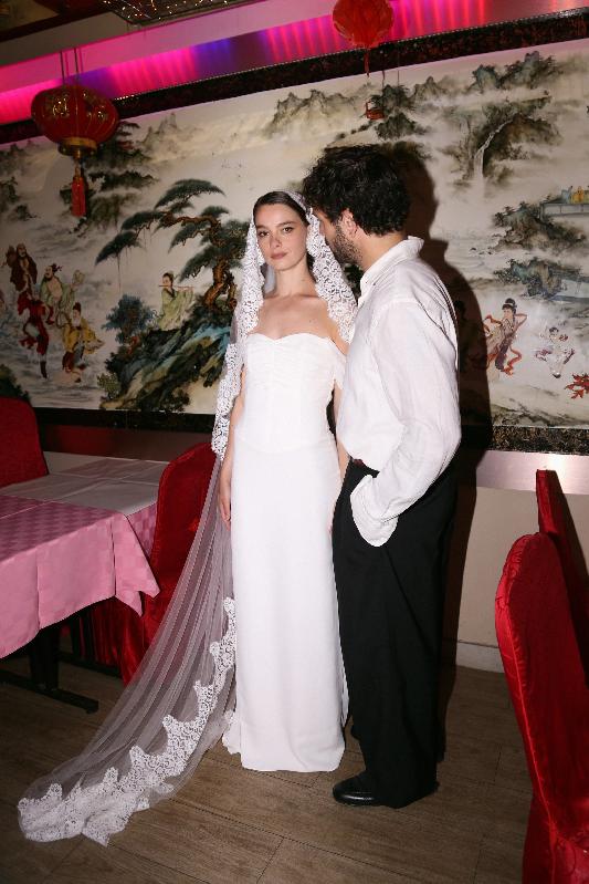 Robes de mariée Uni Paris : Modele Orletta