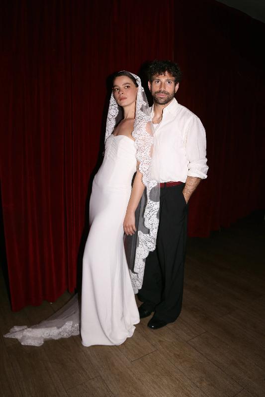 Robes de mariée Uni Paris : Modele Orletta